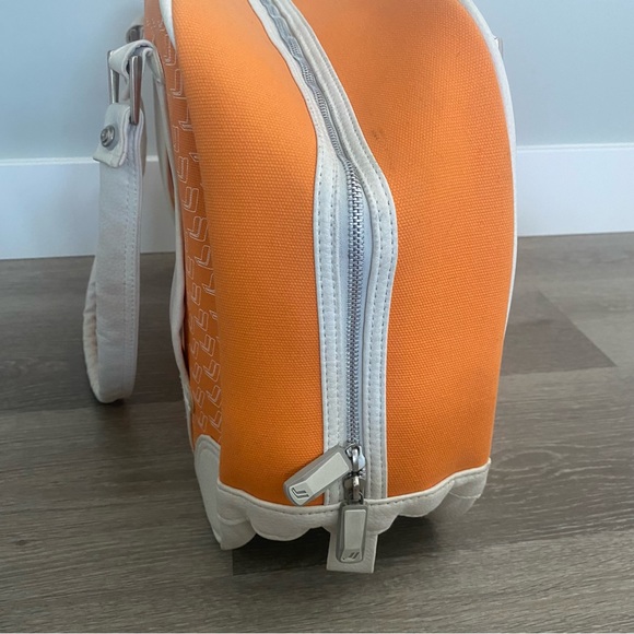 Joe Fresh Gym Bag - Picture 3 of 6